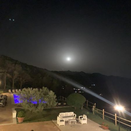 Вілла Agriturismo Collecammino Lenola Екстер'єр фото